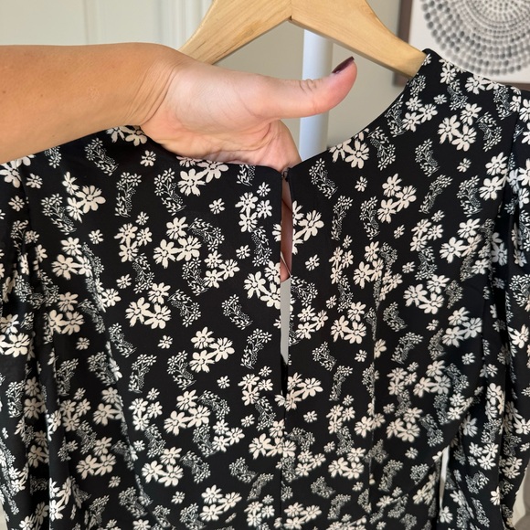 ASTR Ruched Sleeve Ditzy Floral Blouse - Picture 10 of 12